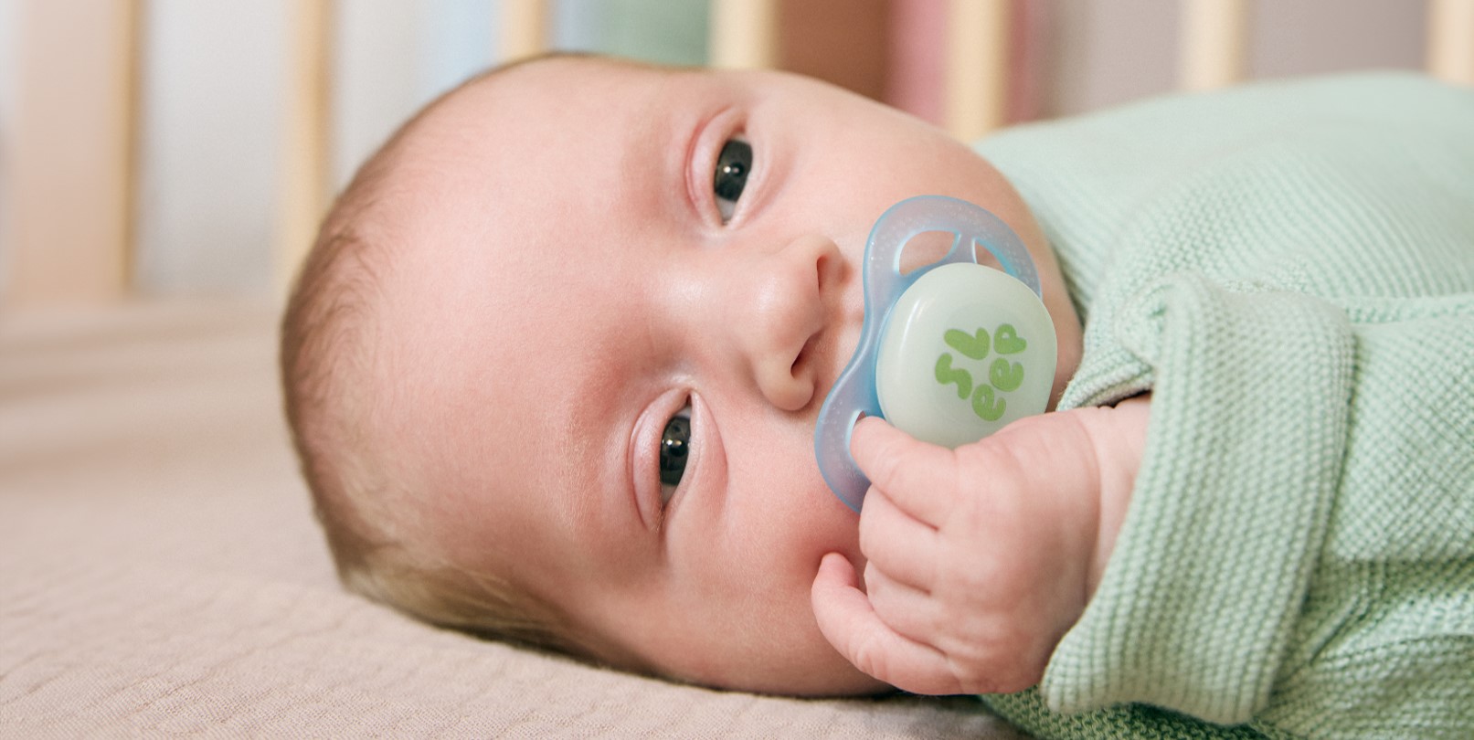 Малюк з пустушкою